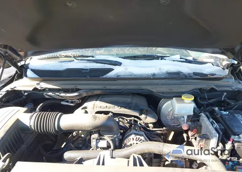 2019 Ram 1500 Laramie 4X2 6'4 Box z USA, uszkodzony, nr VIN 1C6RREDT6KN617365